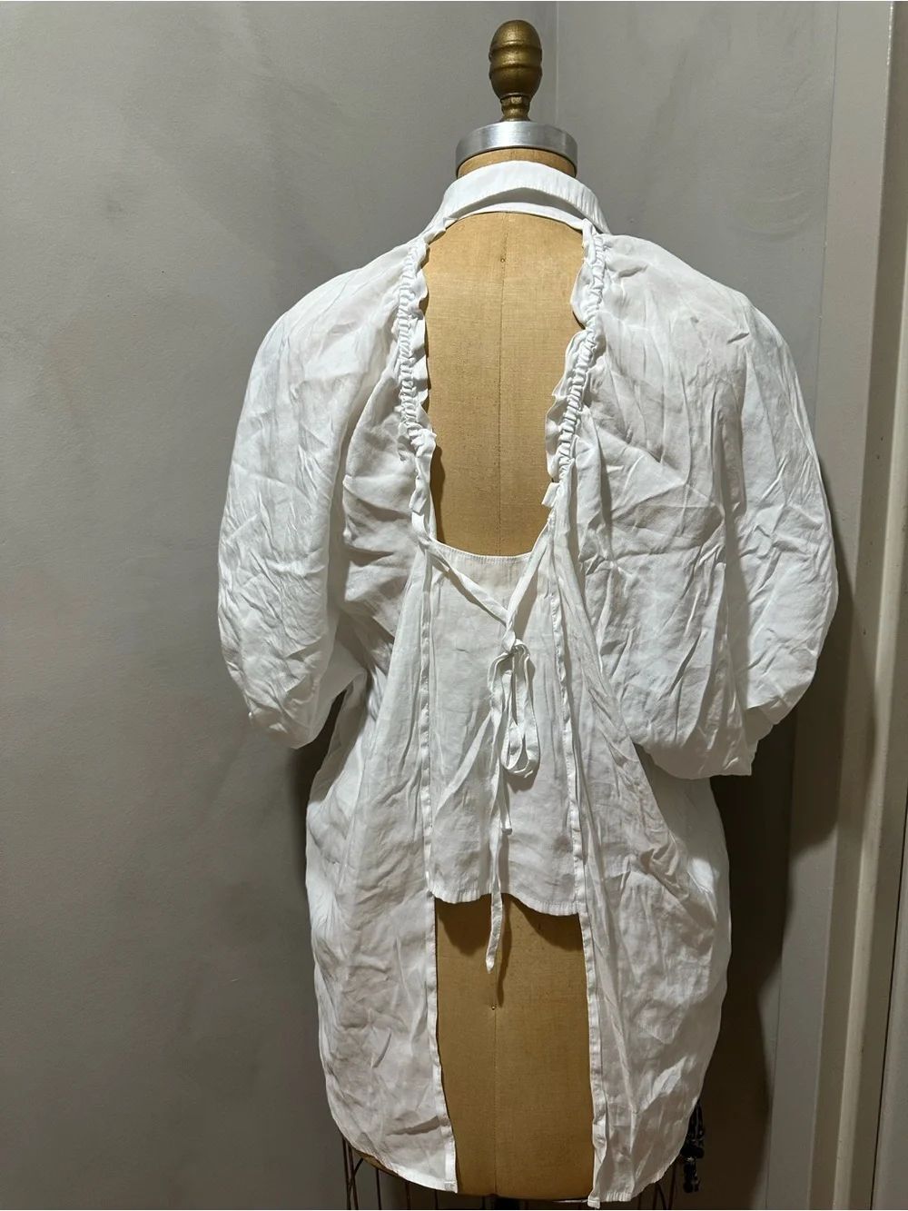 White Open-Back Puff Sleeve Blouse